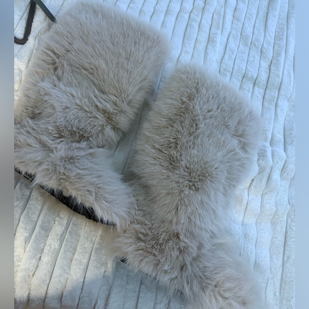 Fireside Faux Fur Boots - Beige - 9